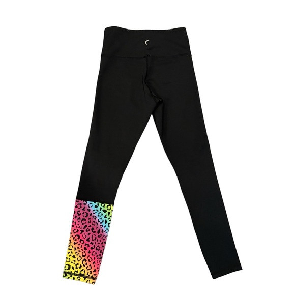 Zyia Active Leggings Black Rainbow Leopard
Light N Tight Crop High Rise Size 2 - Picture 7 of 9